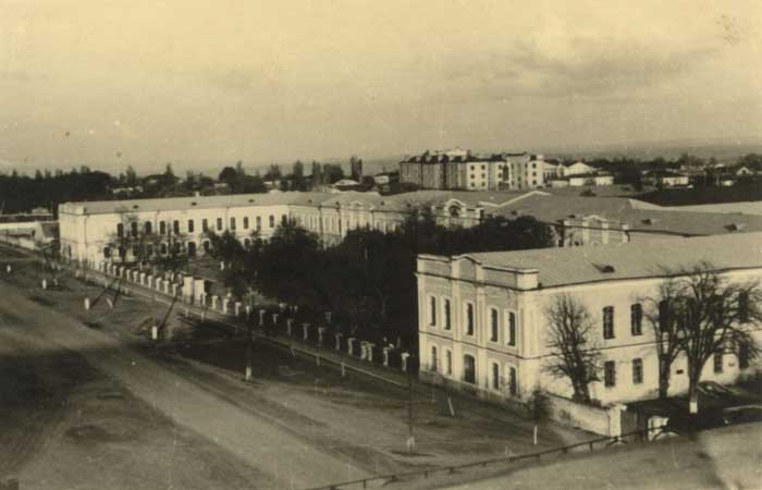 Основной корпус Ставропольского суворовского военного училища 40-50-х годов